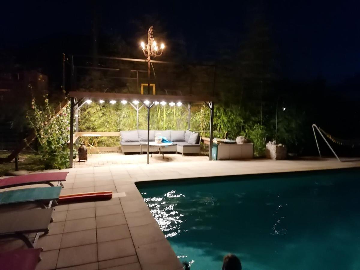 Appartement Lumineux A Voreppe Avec Piscine Екстер'єр фото